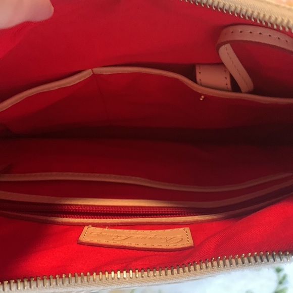 Vintage white Dooney and Bourke Bag - Picture 3 of 3